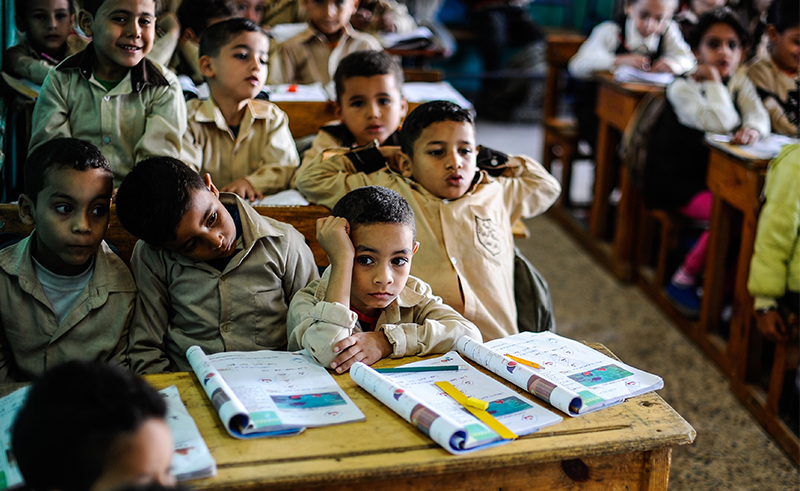 صورة لطالب في أحد المدارس المصرية 