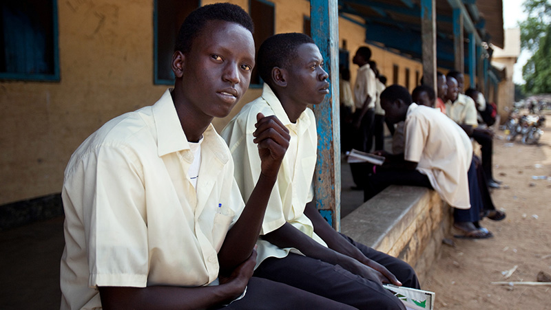جامعة أسيوط تستقبل الطلاب السودانيين بعد توقف الدراسة في السودان
