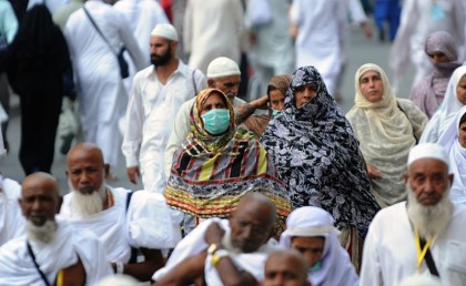 السعودية وقفت تأشيرات العمرة وزيارة المسجد النبوي بسبب فيروس "كورونا"