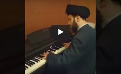 شيخ لبناني اتفصل من شغله بعد ما نشر فيديو وهو بيعزف على البيانو