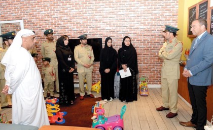دبي عملت غرف تحقيق للأطفال في مولات وحدائق عامة بدل أقسام الشرطة