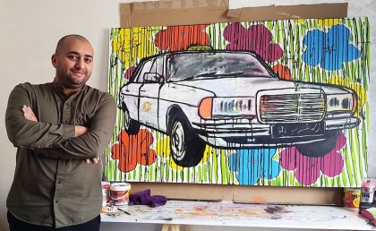 حوار مع فنان بيوثق الأحداث اليومية في المغرب بالفن الشعبي 