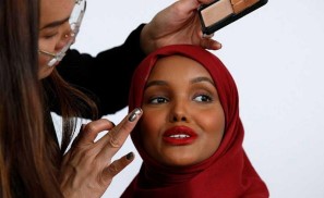 صومالية محجبة مرشحة لملكة جمال ولاية مينيسوتا بأمريكا