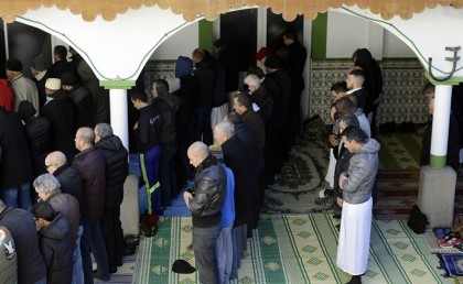 فرنسا هتقفل مسجد لمدة 6 شهور إمامه بيحرض على القتل
