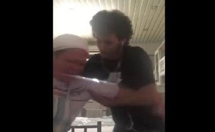 شاب سعودي نشر فيديو ليه بيتحرش بفلبينية والنائب العام أمر بالقبض عليه